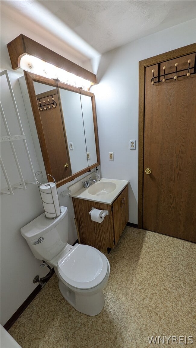 Building Photo - 51 S 86th St