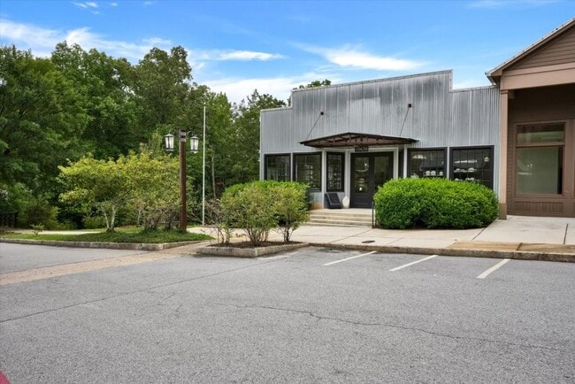 Building Photo - 10671 Serenbe Ln