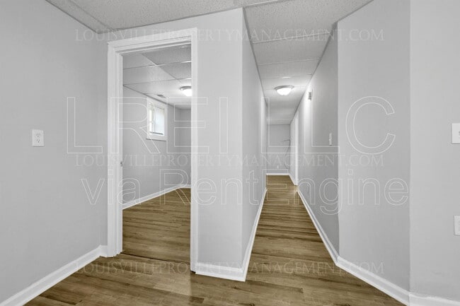 Building Photo - 706 Roselane St