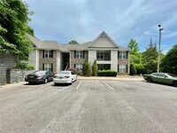 Building Photo - 206 Fountainhead Ln