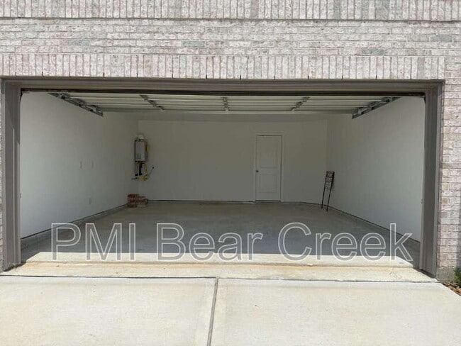 Building Photo - 25777 John Wayne Dr
