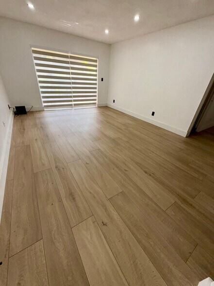 Building Photo - 13705 SW 91st Ct