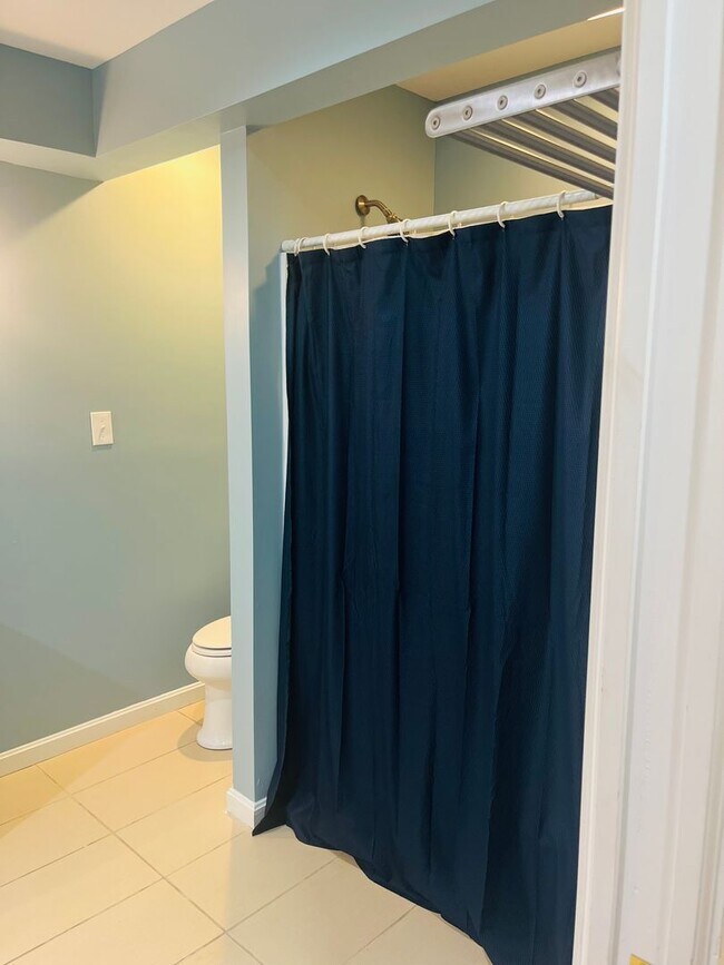 Building Photo - Spacious 3-Bedroom Home in Sought-After Be...