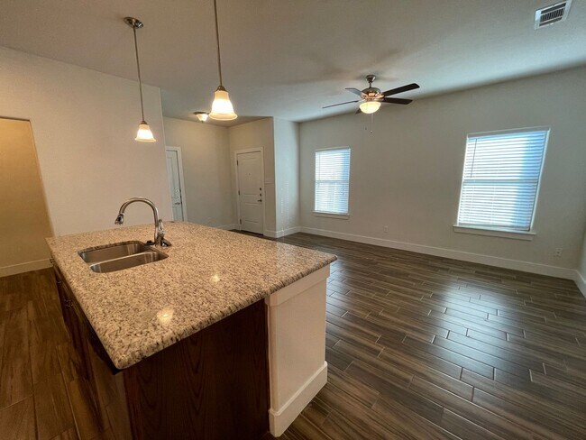 Building Photo - 8033-8035 Arbor