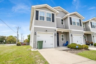 Building Photo - 6001 Royal Port Ct