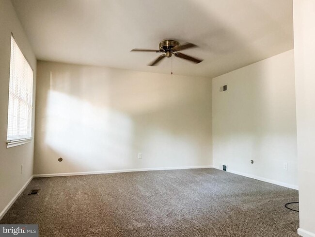 Building Photo - 112 Llandovery Dr