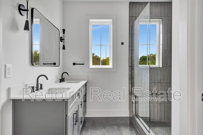 Building Photo - 2048 McKinley St