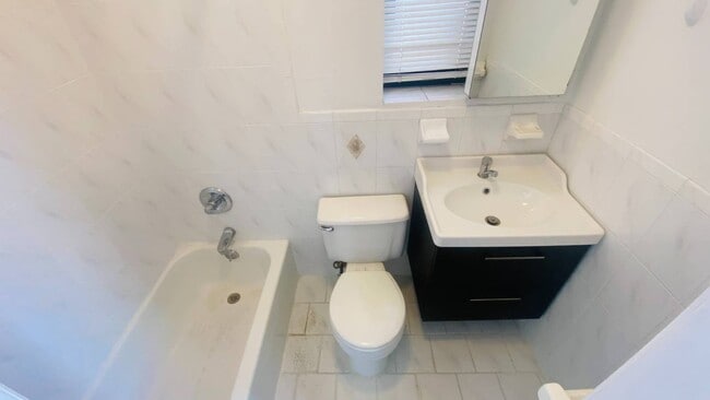 Building Photo - 40-04 36th Ave