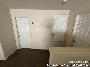 Building Photo - 105 Rhew Pl