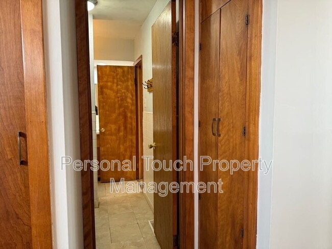 Building Photo - 57 N Terrace