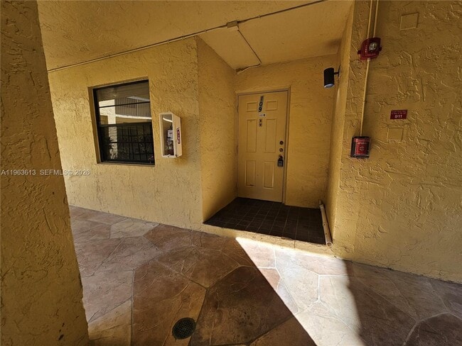 Building Photo - 6575 W Oakland Park Blvd