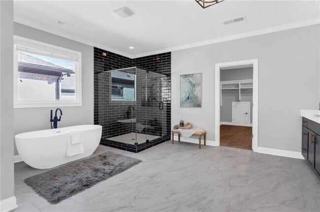 Building Photo - 909 Sunny Meadows Ln