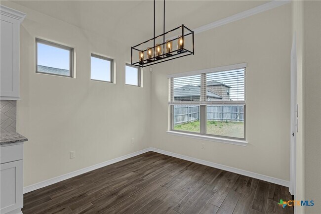 Building Photo - 712 Eagle Pass Dr