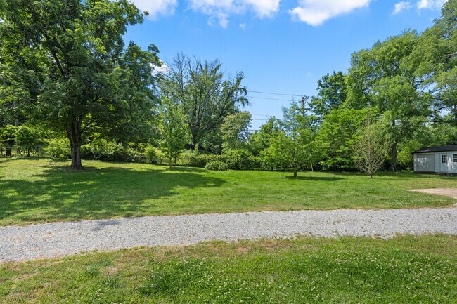 Building Photo - 2219 Dearborn Dr
