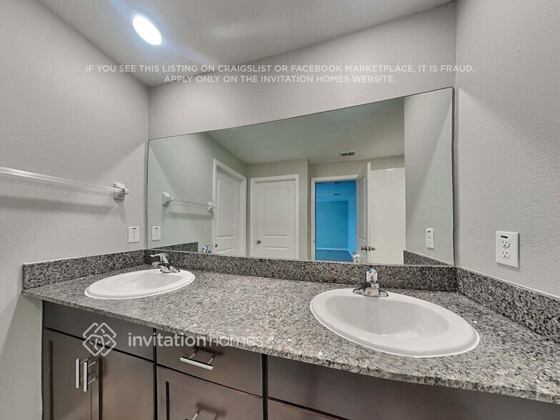 Building Photo - 2266 Jungle Dr