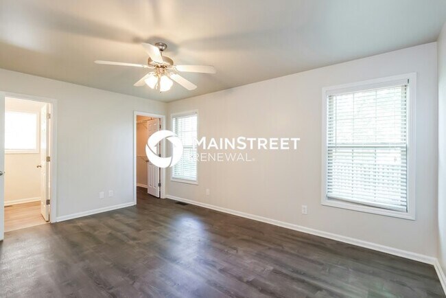 Building Photo - 3 Bedroom Pet-Friendly Home in Shelbyville, KY with Main Street Renewal