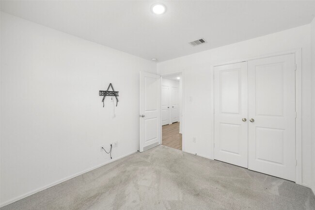 Building Photo - 1504 Twilight Grn Dr