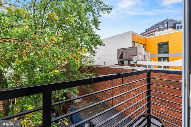 Building Photo - 662 Glick Ct NW