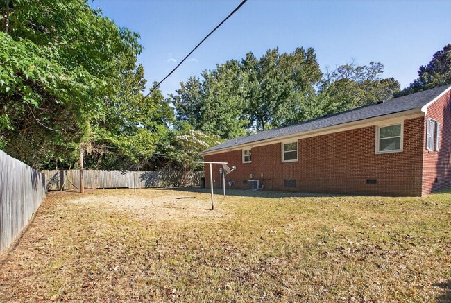Building Photo - 347 Cabot Dr
