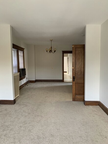 Building Photo - 819 Marengo Ave