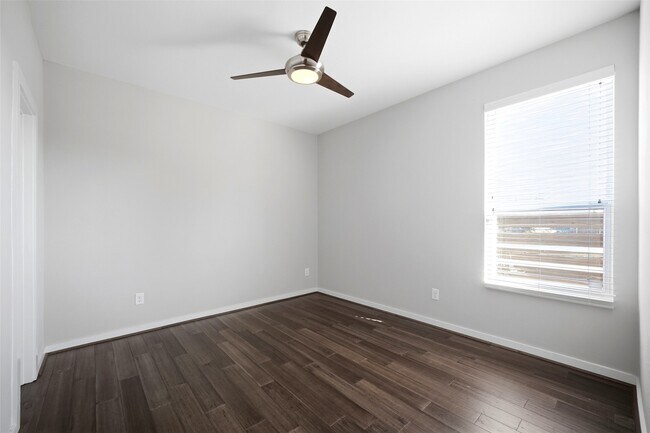 Building Photo - 605 Dumble St