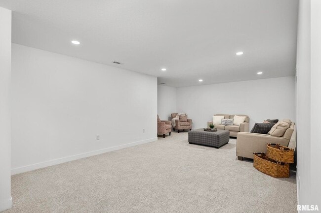 Building Photo - 813 WILLIAMS Way