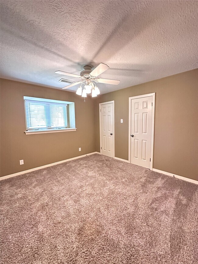 Building Photo - 1766 Maux Dr