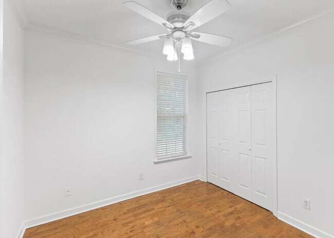 Building Photo - 3513 Seneca Ave