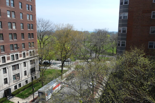 Building Photo - 4970 N Marine Dr