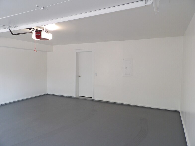 Building Photo - 3910 Buena Vista St