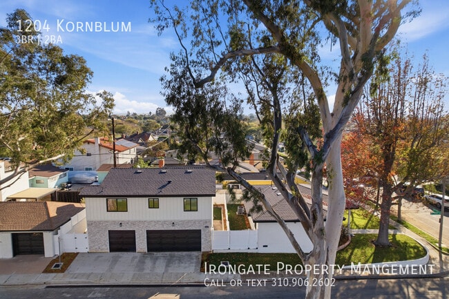 Building Photo - 1204 Kornblum-