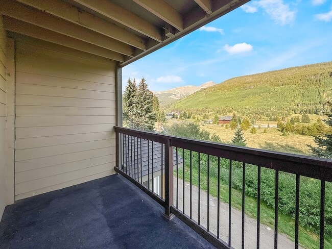 Building Photo - Best priced 3 Bedroom in Summit County!  3 Bedroom 2 bathrooom Condo, 10 minutes from Breck! Year...