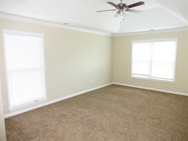 Building Photo - 1302 Hadaway Trail NE