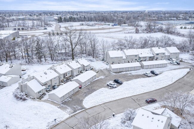 Building Photo - 907 Registry Dr