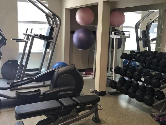 Building Photo - 2250 24th St