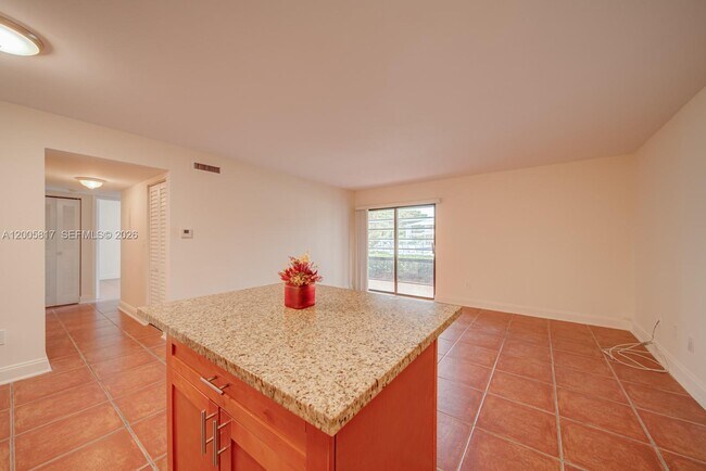 Building Photo - 9715 Hammocks Blvd