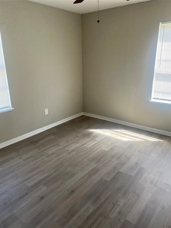 Building Photo - 5222 Cosby St