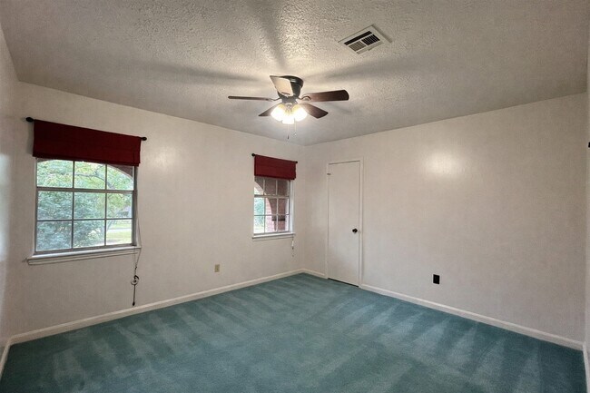 Building Photo - 11814 Cypresswood Dr