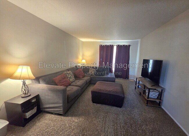 Building Photo - 4225 Clendon Way