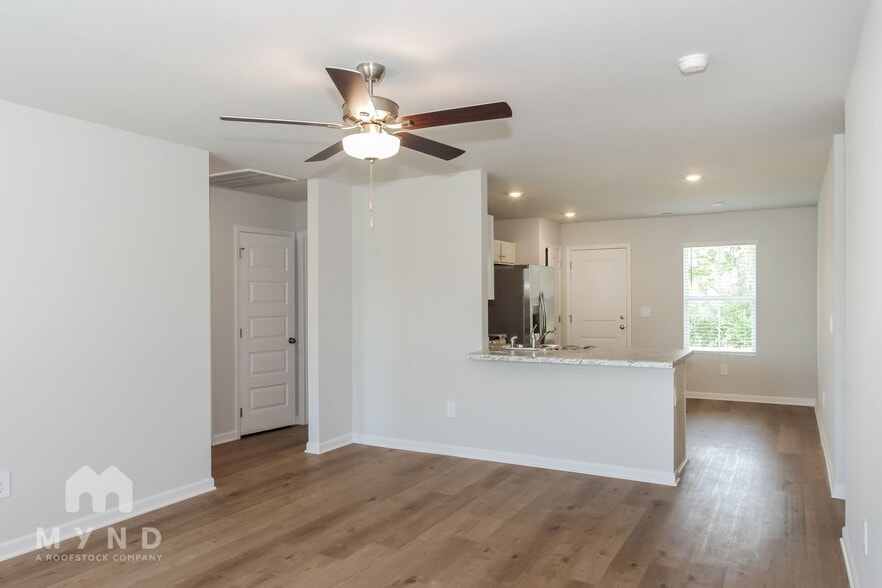 Building Photo - 161 Olde Hearth Rd