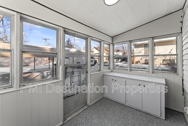 Building Photo - 811 N 10th St