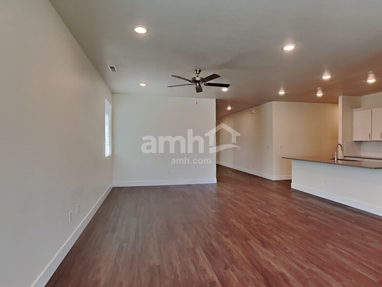 Building Photo - 1400 Alderleaf Ave