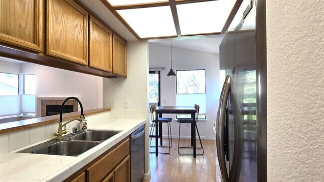 Building Photo - 38715 Huntington Cir