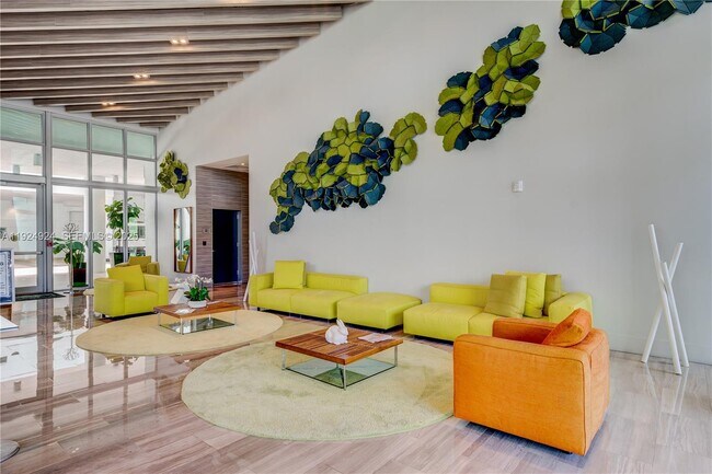 Building Photo - 1600 SW 1st Ave