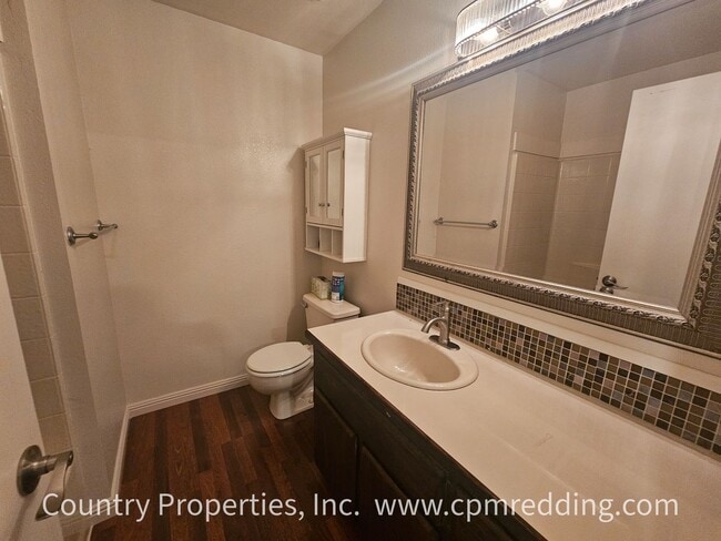 Building Photo - Spacious Home in Saratoga Estates with Lan...