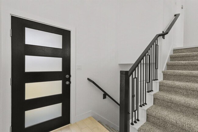 Building Photo - 21118 Garden Palm Dr