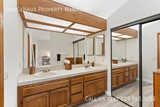 Building Photo - 12122 Royal Birkdale Row