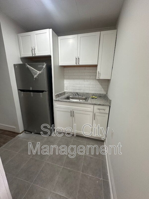 Building Photo - 211 S 7th St