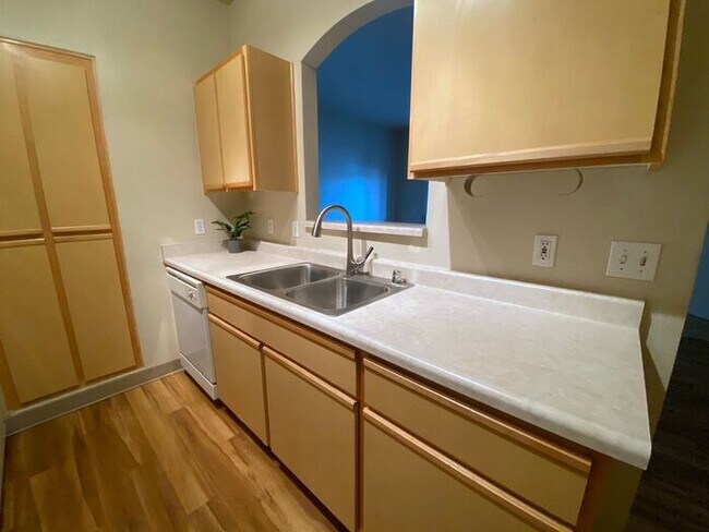 Building Photo - NW Reno Luxury 3 Bedroom Condo - Fitness Center, Pool, Club House