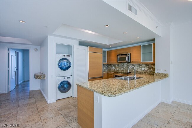 Building Photo - 222 Karen Ave